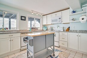 Bayfront Wareham Retreat w/ Private Beach!