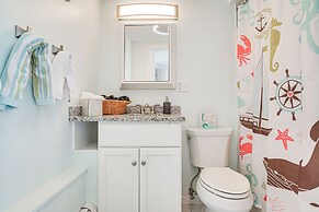 Bayfront Wareham Retreat w/ Private Beach!