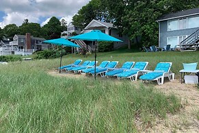 Bayfront Wareham Retreat w/ Private Beach!