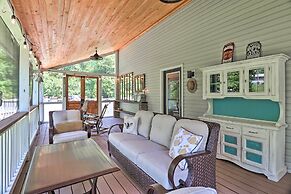 Creekside Brevard Home < 1 Mi to Downtown!