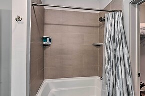 Modern Nashville Condo: 7 Mi to Downtown!