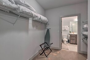 Modern Nashville Condo: 7 Mi to Downtown!