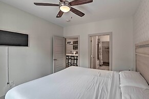 Modern Nashville Condo: 7 Mi to Downtown!