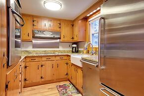North Conway Home < Walk to Slopes at Cranmore!