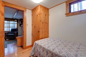 North Conway Home < Walk to Slopes at Cranmore!