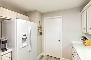 Okaloosa Island Escape: Bayfront Condo Near Beach