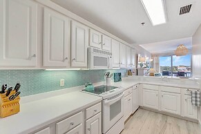 Okaloosa Island Escape: Bayfront Condo Near Beach