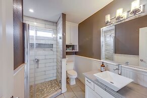 Pet-friendly Austin Home w/ Private Yard + Deck!