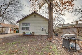 Pet-friendly Austin Home w/ Private Yard + Deck!