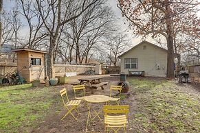 Pet-friendly Austin Home w/ Private Yard + Deck!