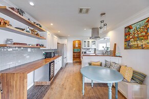 Pet-friendly Austin Home w/ Private Yard + Deck!