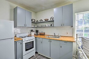 Quaint Leeds Studio w/ Yard ~ 18 Mi to Birmingham!