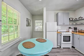 Quaint Leeds Studio w/ Yard ~ 18 Mi to Birmingham!