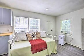 Quaint Leeds Studio w/ Yard ~ 18 Mi to Birmingham!