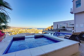 Cabo Pedregal Condo: Ocean View & 2 Infinity Pools