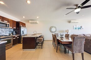 Cabo Pedregal Condo: Ocean View & 2 Infinity Pools