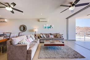 Cabo Pedregal Condo: Ocean View & 2 Infinity Pools