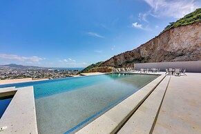 Cabo Pedregal Condo: Ocean View & 2 Infinity Pools