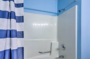 Condo w/ Balcony, Dock & Access to Lake Erie