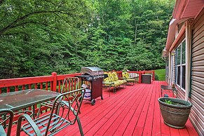 Franklin Home w/ Deck, & Fire Pit: 8 Mi to Dtwn!