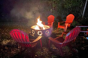 Franklin Home w/ Deck, & Fire Pit: 8 Mi to Dtwn!