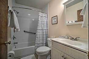 Mountain Retreat w/ Decks, Hot Tub, & Games!