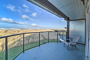 Eagles View Condo in Ocean Shores w/ 3 Balconies