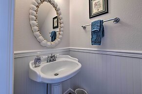 Eagles View Condo in Ocean Shores w/ 3 Balconies