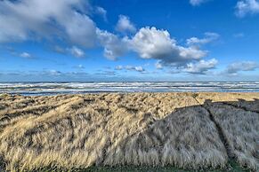 Eagles View Condo in Ocean Shores w/ 3 Balconies
