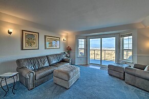 Eagles View Condo in Ocean Shores w/ 3 Balconies