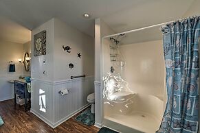 Eagles View Condo in Ocean Shores w/ 3 Balconies