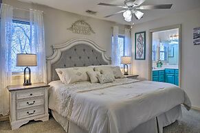 Walk-in Branson West Condo w/ Balcony, Pool Access