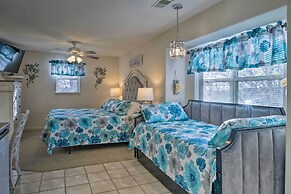 Walk-in Branson West Condo w/ Balcony, Pool Access