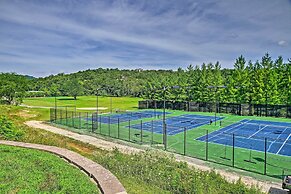 Walk-in Branson West Condo w/ Balcony, Pool Access