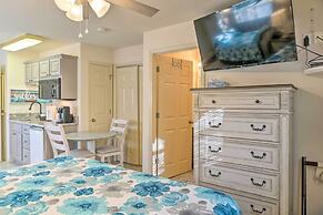 Walk-in Branson West Condo w/ Balcony, Pool Access