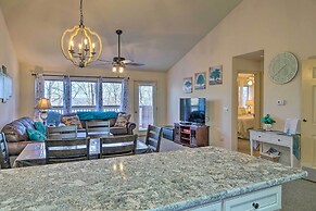 Walk-in Branson West Condo w/ Balcony, Pool Access