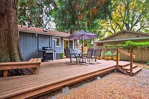 House w/ Deck on Whidbey Island, 1 Mi From Shore!