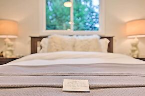 House w/ Deck on Whidbey Island, 1 Mi From Shore!