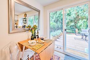 House w/ Deck on Whidbey Island, 1 Mi From Shore!