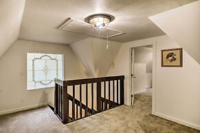 Cabin w/ Hot Tub, 25 Mi to Olympic Nat'l Park