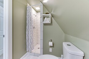 Cabin w/ Hot Tub, 25 Mi to Olympic Nat'l Park