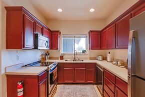 Bright Bend Home w/ Patio < 3 Mi to Downtown!