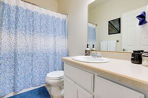 Bright Bend Home w/ Patio < 3 Mi to Downtown!