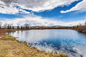 Riverfront Cabin 4 Mi to Granby Ranch