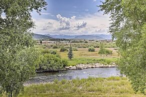 Riverfront Cabin 4 Mi to Granby Ranch