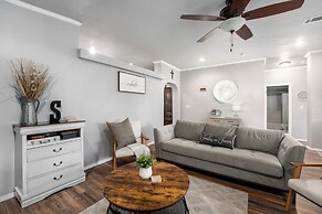 Canyon Lake Retreat w/ Hot Tub, Fire Pit & Grill!