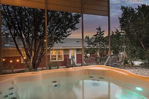 Canyon Lake Retreat w/ Hot Tub, Fire Pit & Grill!