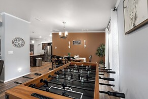 Canyon Lake Retreat w/ Hot Tub, Fire Pit & Grill!