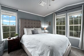 Canyon Lake Retreat w/ Hot Tub, Fire Pit & Grill!