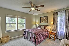Family-friendly Escape ~ 6 Mi to City Center!